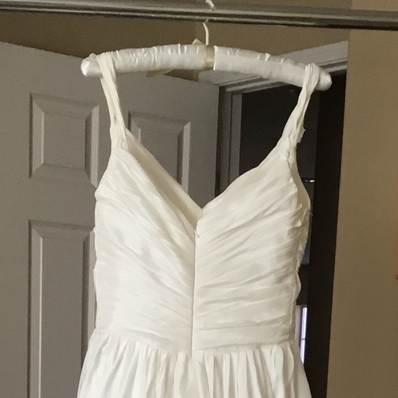 Custom Bridal Wedding Gown with Train | Ivory | Size fits like a 6 (no tag) - Picture 5 of 12